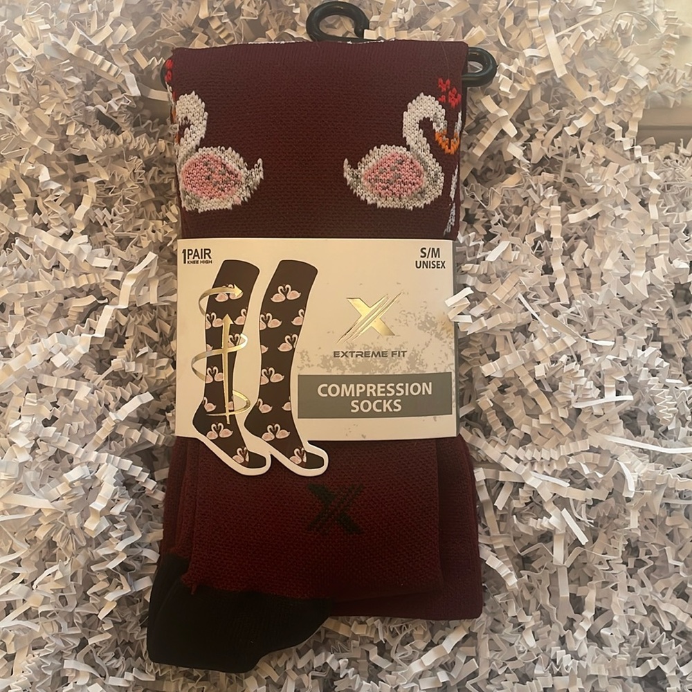Love Swans Compression Socks New with Tag size S/M 15-20mmHg compression level